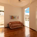 Casa Da Capivara Neon